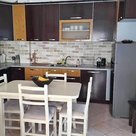 Wake Up To Sea Views Luxury 2br In
